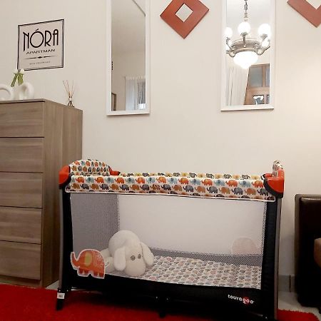 דירות Nora Studio Apartman - אגר מראה חיצוני תמונה