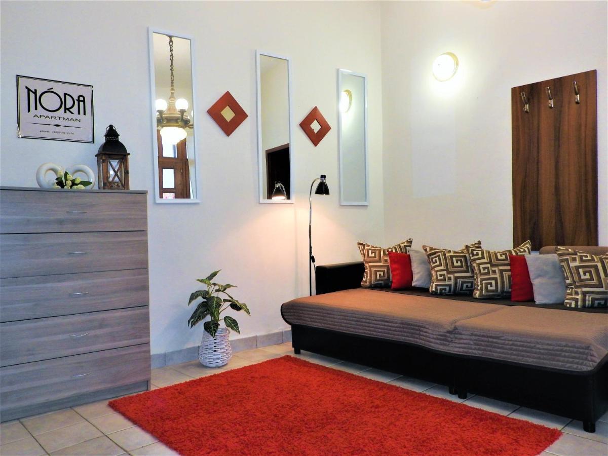 דירות Nora Studio Apartman - אגר מראה חיצוני תמונה