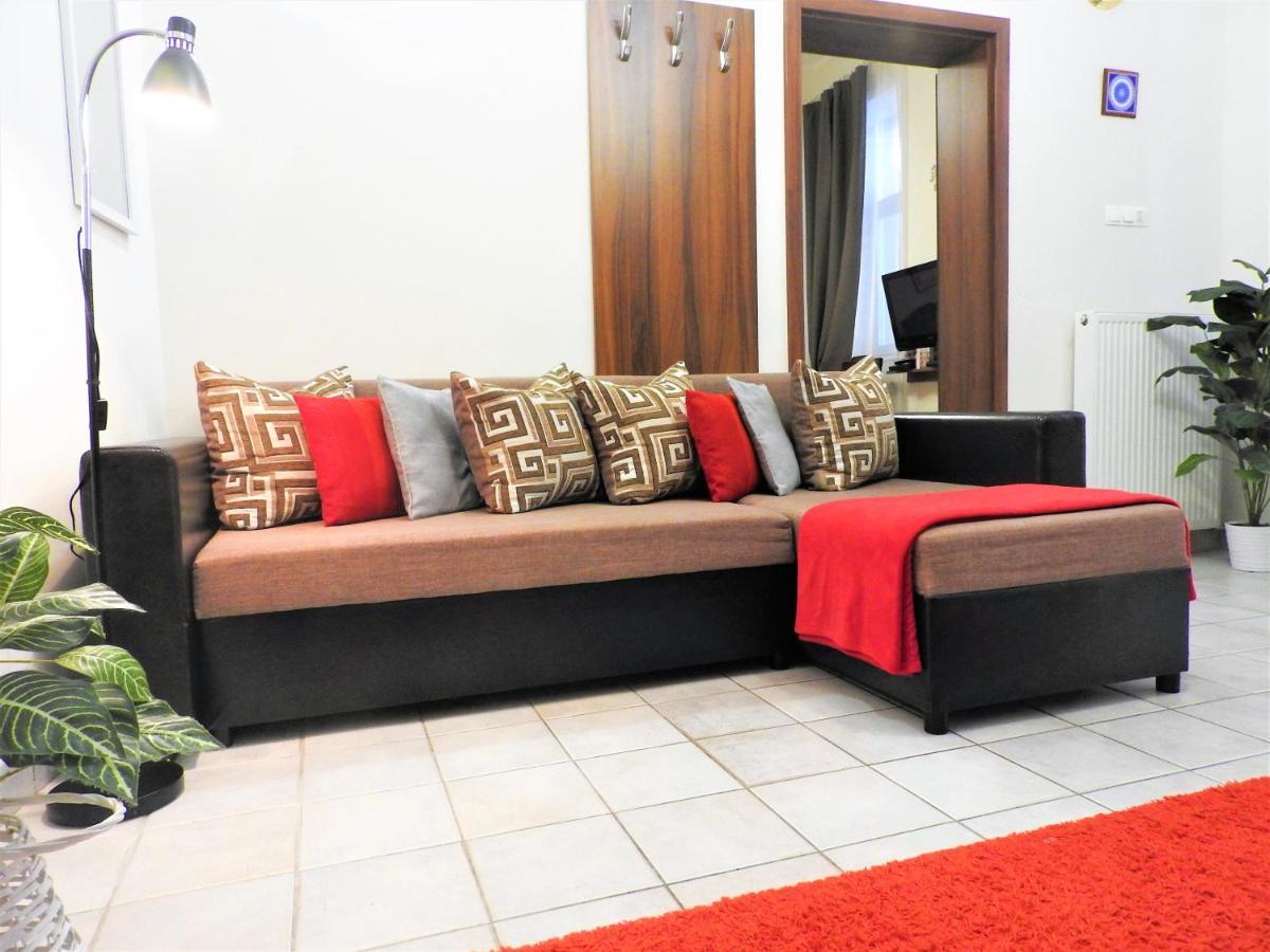 דירות Nora Studio Apartman - אגר מראה חיצוני תמונה