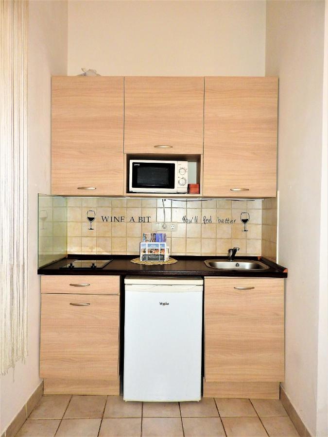 דירות Nora Studio Apartman - אגר מראה חיצוני תמונה
