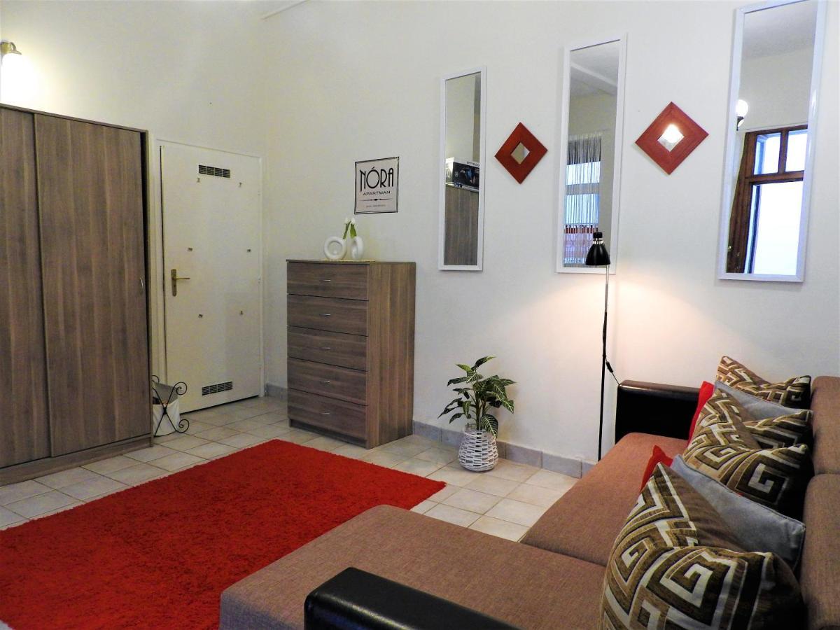 דירות Nora Studio Apartman - אגר מראה חיצוני תמונה